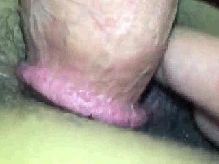 petite amie musulmane dans un baiser Hijab