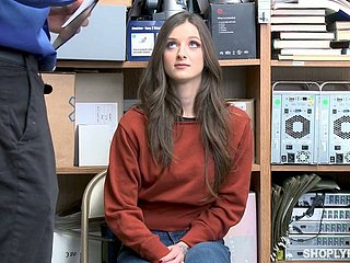 Shoplifting Chick Kenzi Ryans ایک KINKY دوست کی طرف سے سزا دی جاتی ہے