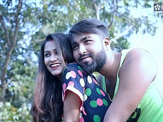 Pati ke chhote bhai apne hai nai nawalee bhabhi ko mengesankan karke chodne ka maja luta disinter ghar pe bhaiya nahi tha