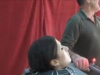 बहु संभोग बंधन: उसने कहा यह बेहतर है!